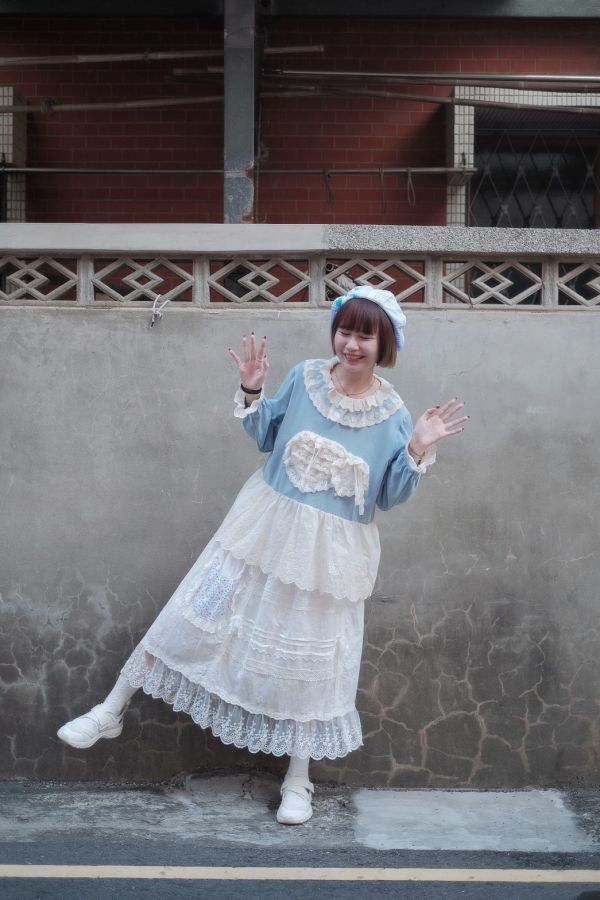 夢幻蕾絲拼接上衣 