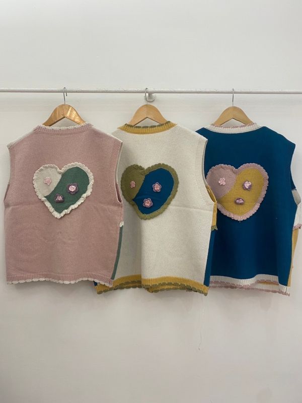 三色 | 刺繡愛心花針織背心 