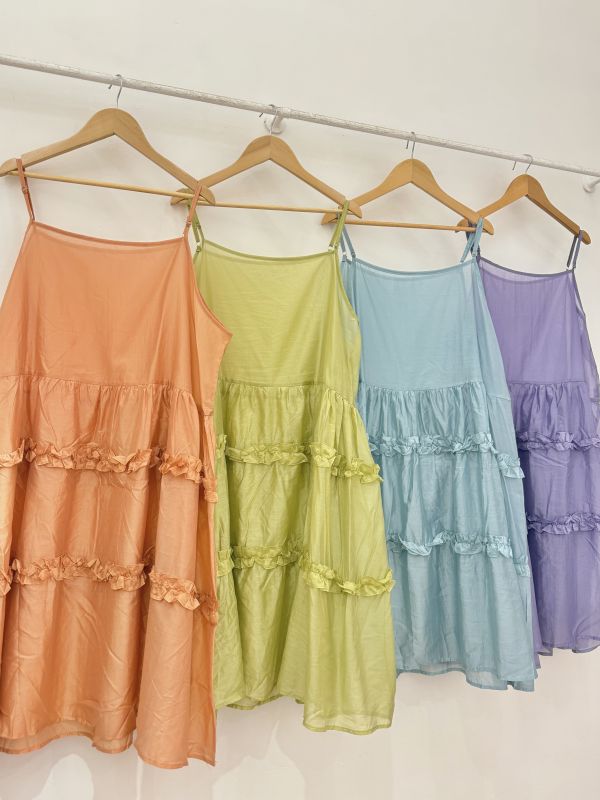 七彩夢幻荷葉擺背心 