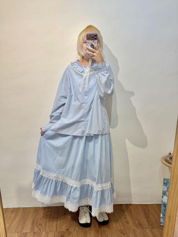 鬱金香滾邊上衣 