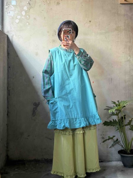 衍縫糖果荷葉背心 