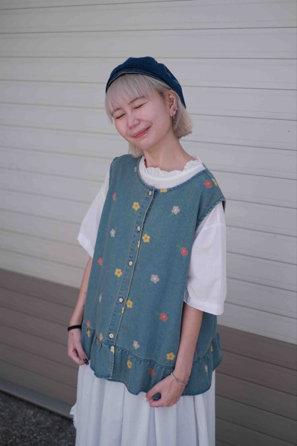 花花牛仔背心 