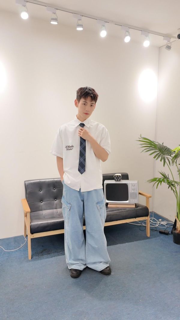 韓系簡約小標襯衫 