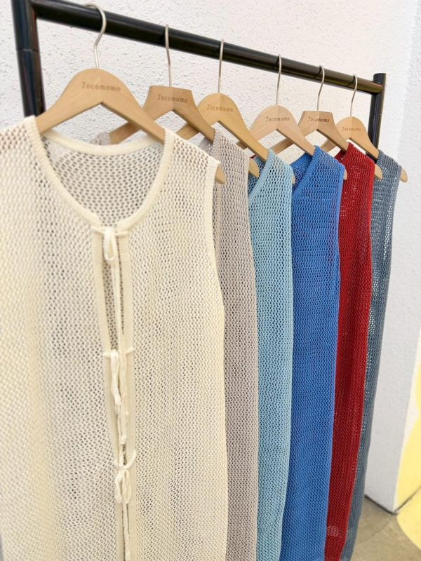 洞洞針織長版罩衫 