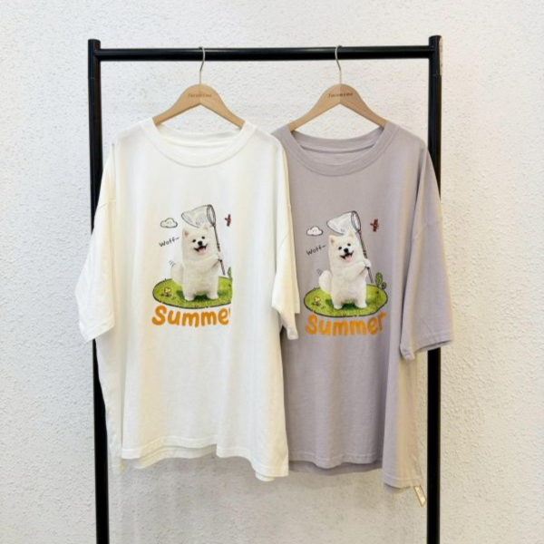 夏日草地狗狗大踢 