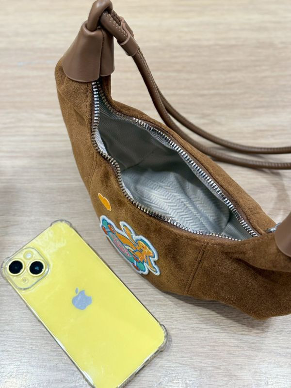 百搭牛角燙布小包 