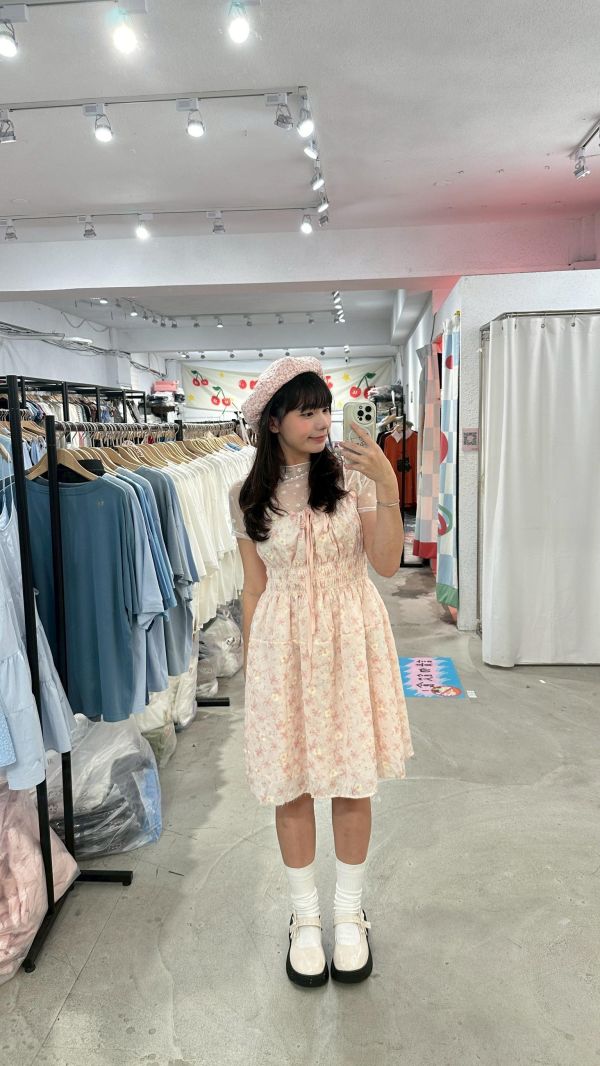 少女碎花抽皺洋裝 