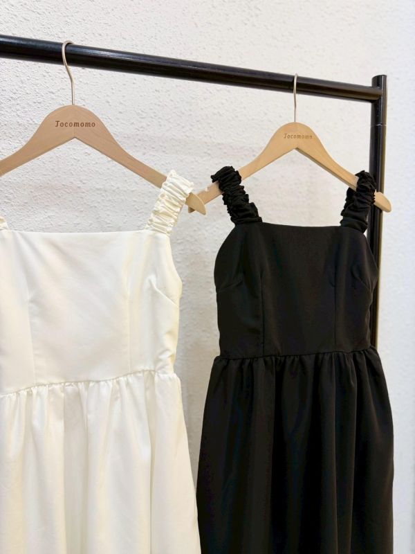 簡約皺皺肩帶洋裝 