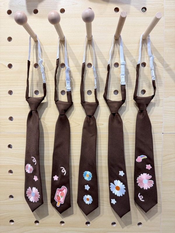 英倫風布貼短領帶 