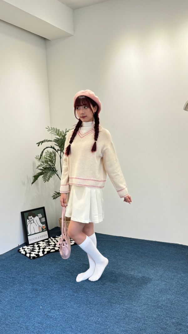 學院風v領毛衣 