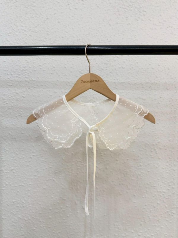 花邊小圓點領片 