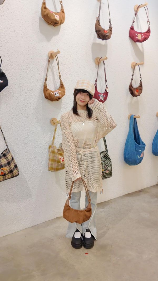 星星洞洞針織上衣 