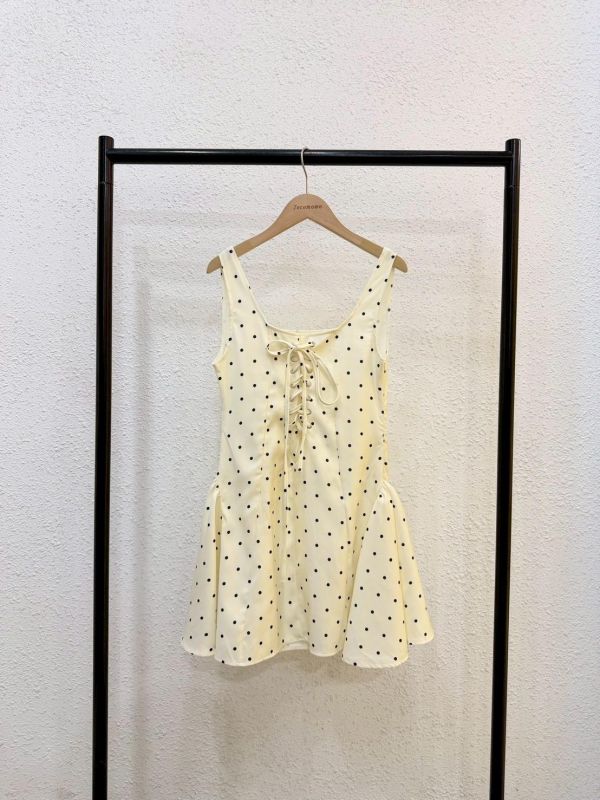 小點點傘襬短洋裝 