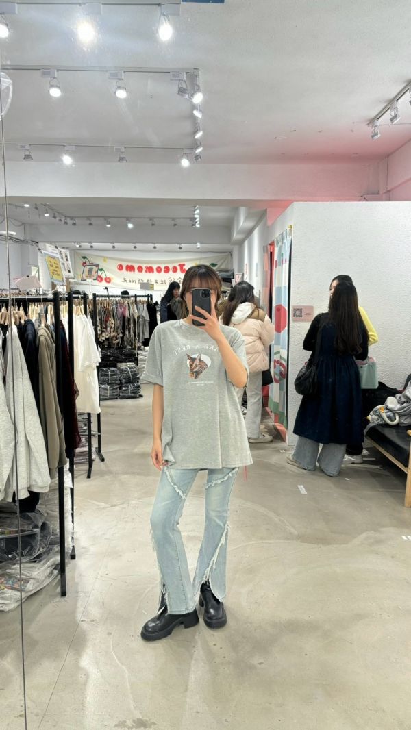 貓貓休息大踢 
