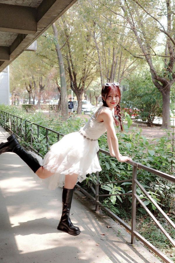 拼接蕾絲綁帶洋裝 