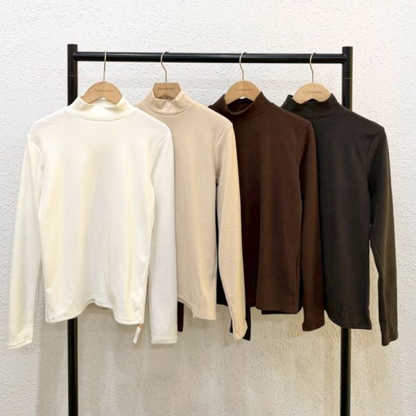 素面坑條長袖上衣 