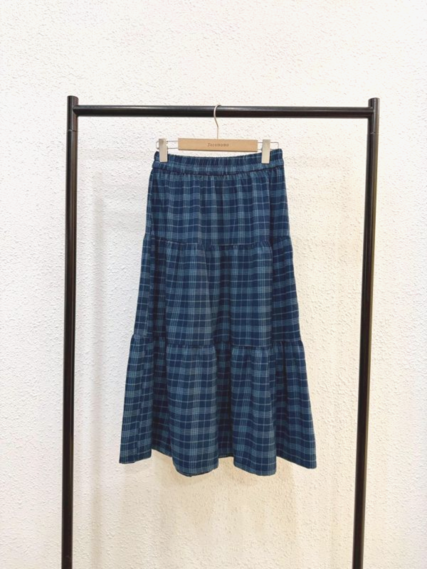 學院風格紋長裙 