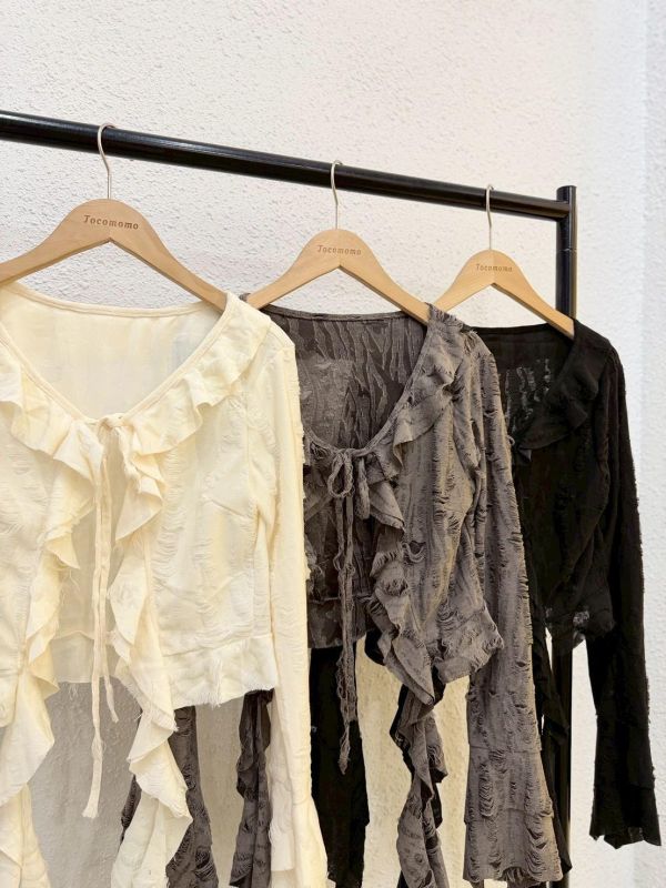 浪漫荷葉邊紋理罩衫 