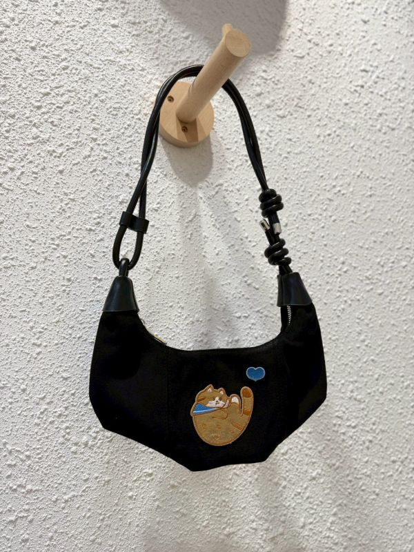 百搭牛角燙布小包 