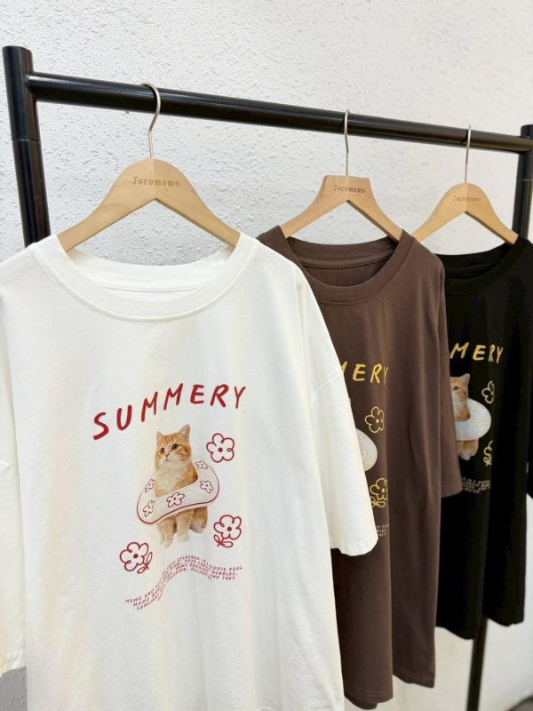 可愛泳圈小貓大踢 