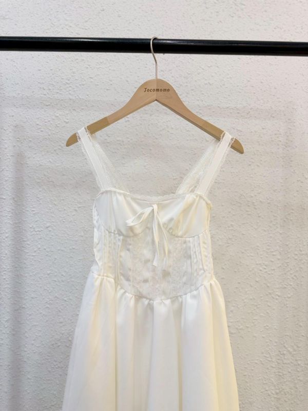 蕾絲肩帶馬甲洋裝 