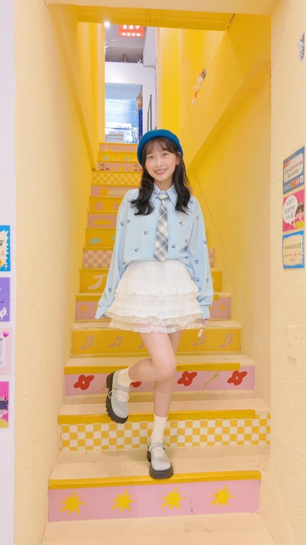 少女小蝴蝶結襯衫 