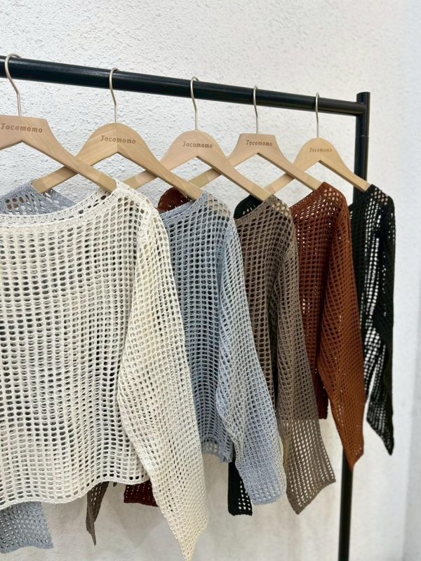 百搭洞洞針織上衣 