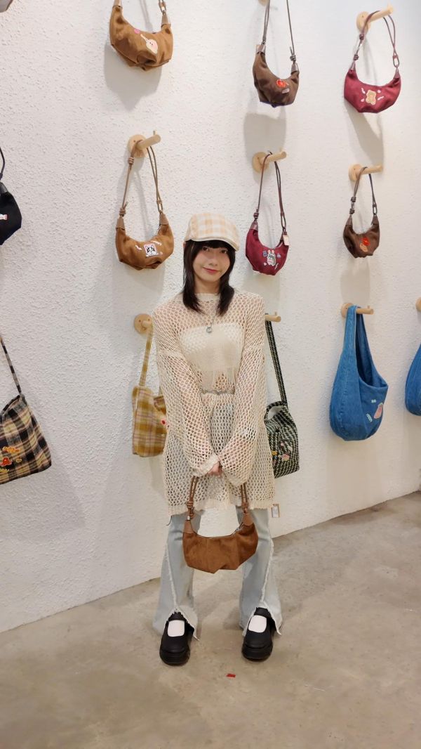 星星洞洞針織上衣 