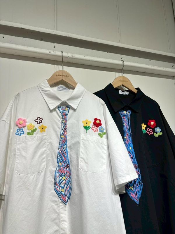 假領帶塗鴉花花襯衫 