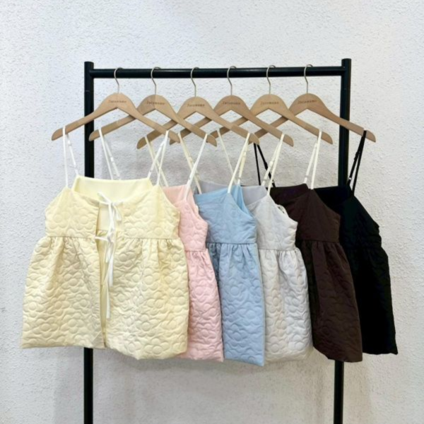 細肩壓紋花花罩衫 