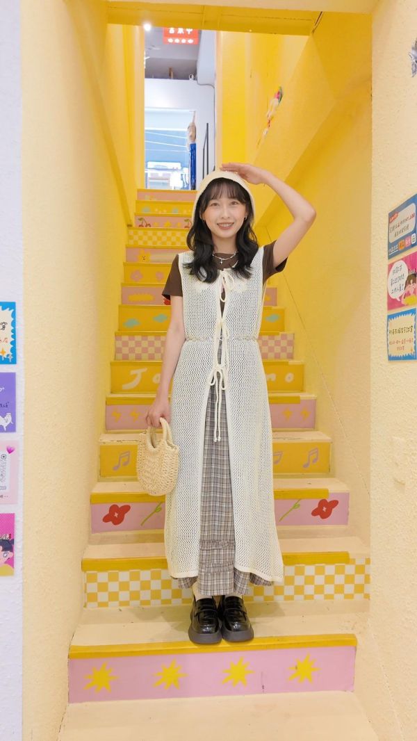 拼貼小花短袖上衣 