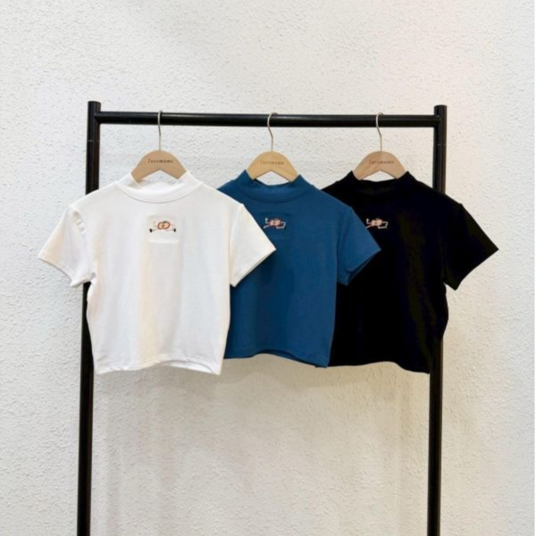 自訂款-奔跑蘋果刺繡高領上衣 (MIT) 