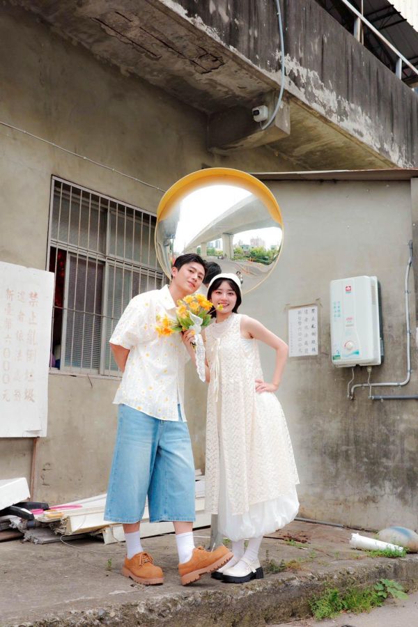 可愛小黃花滿版襯衫 