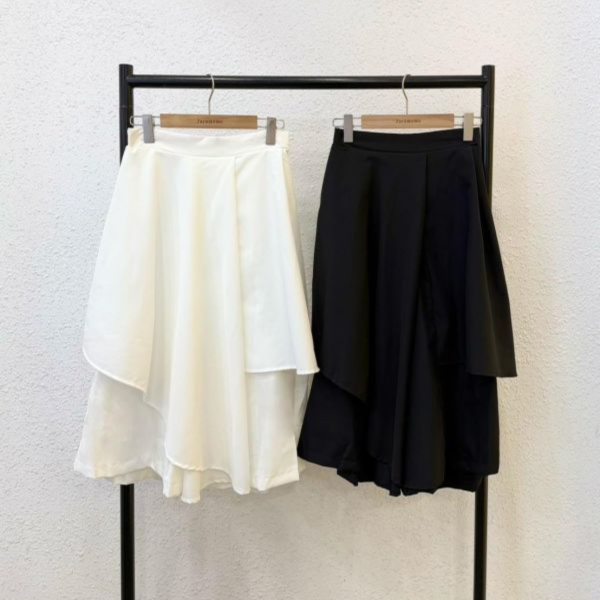 飄逸不規則剪裁長裙 