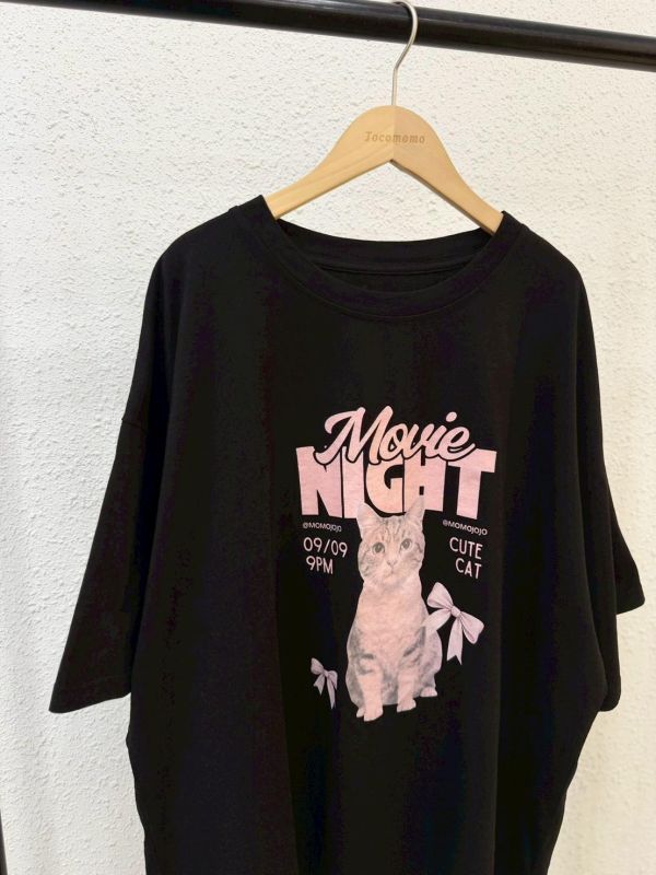 少女蝴蝶結小貓大踢 