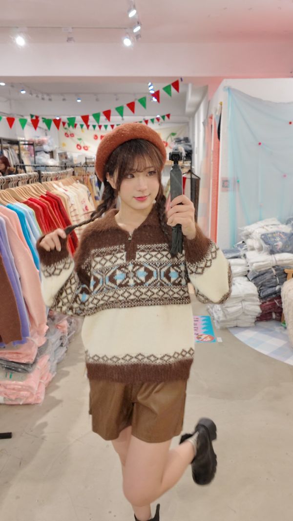 復古圖騰半拉鍊毛衣 