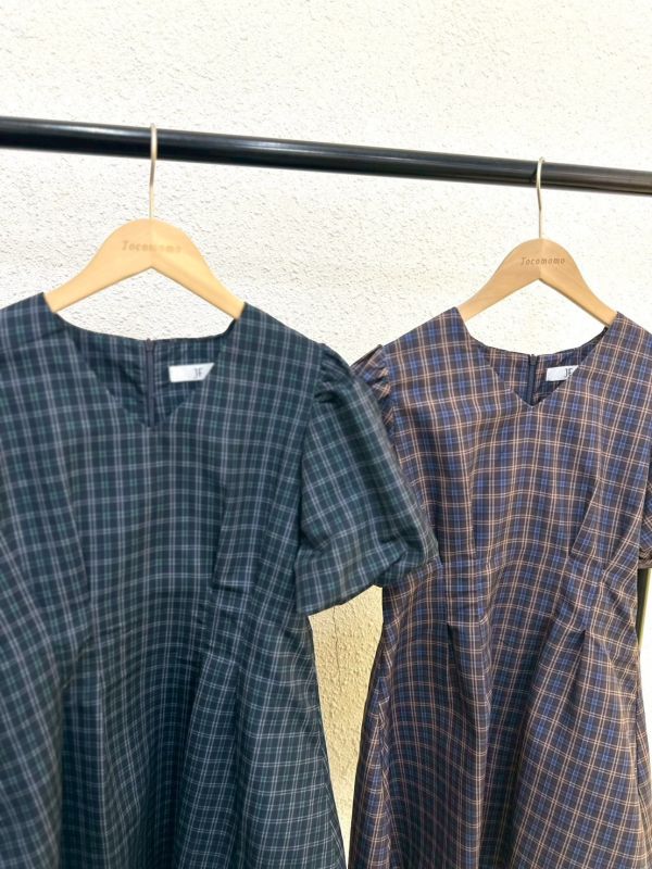 澎澎袖格紋短洋裝 