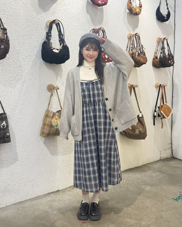 超高領素面長袖上衣 