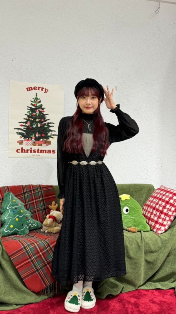 氣質花花紋路寬肩罩衫 