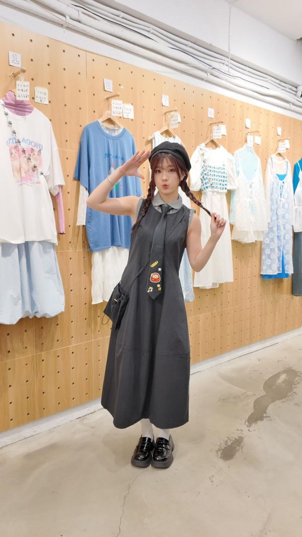 簡約寬領小包洋裝 