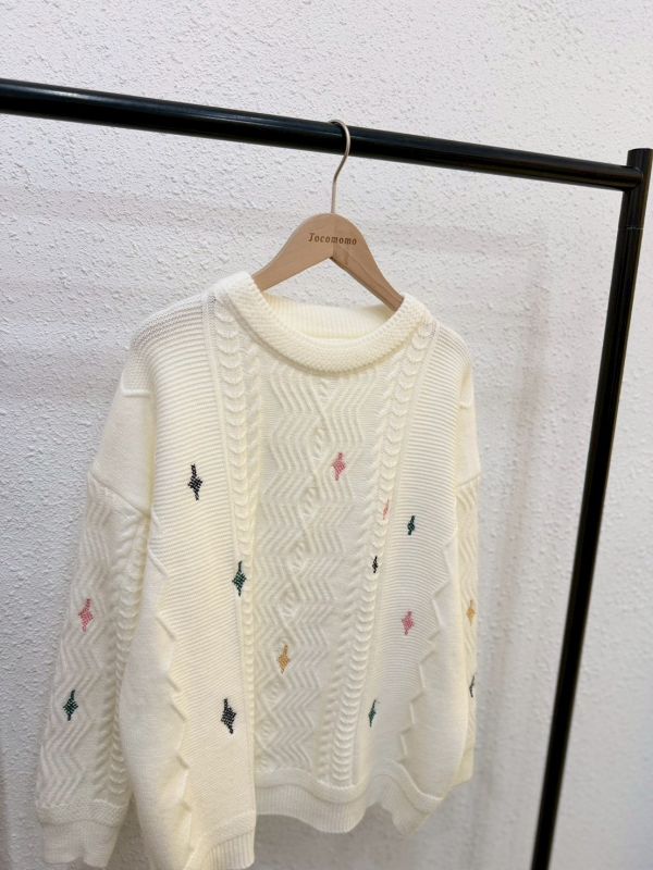 繽紛刺繡星芒毛衣 