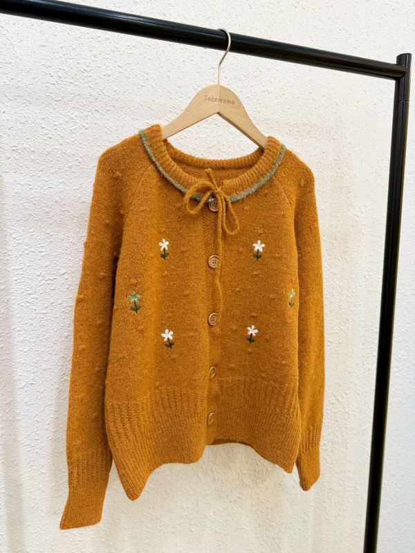 刺繡小花綁帶針織外套 