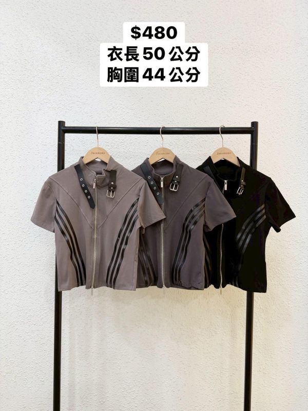街頭感扣帶拉鍊上衣 