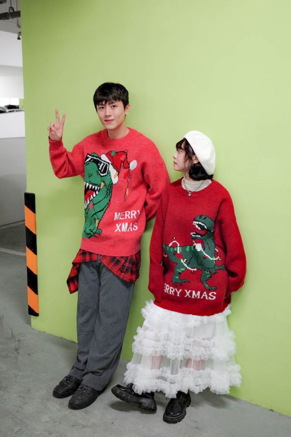 聖誕燈恐龍毛衣 