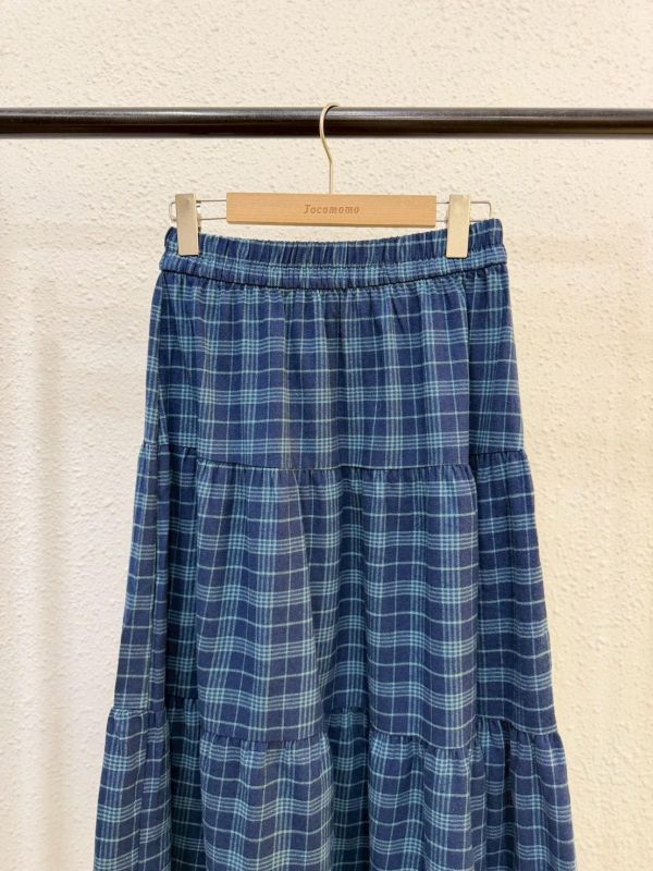 學院風格紋長裙 