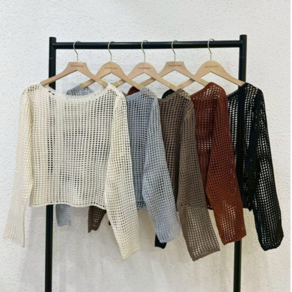 百搭洞洞針織上衣 