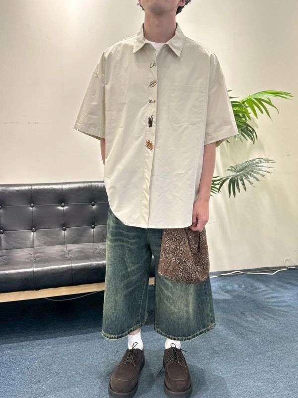 簡約小刺繡襯衫 