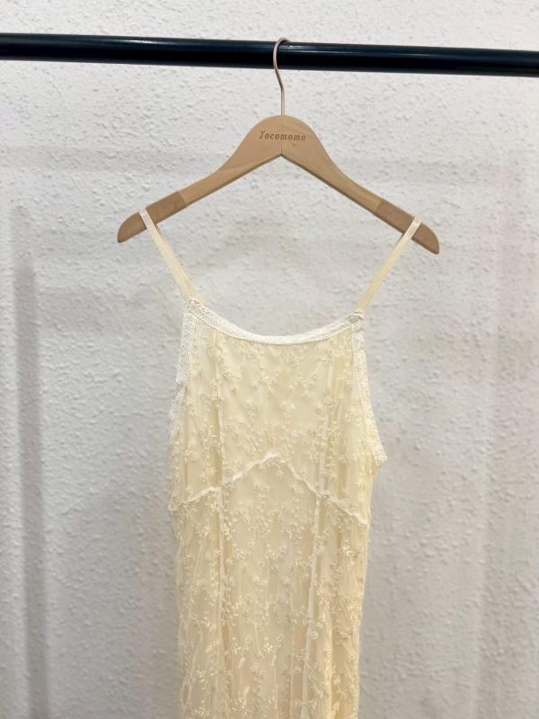 蕾絲花藤細肩洋裝 