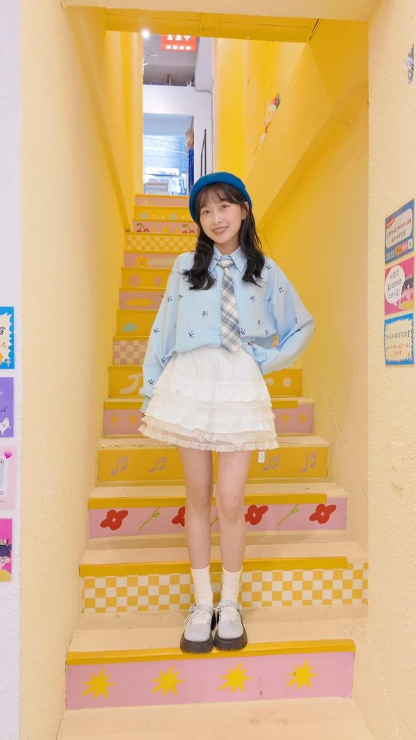 少女小蝴蝶結襯衫 