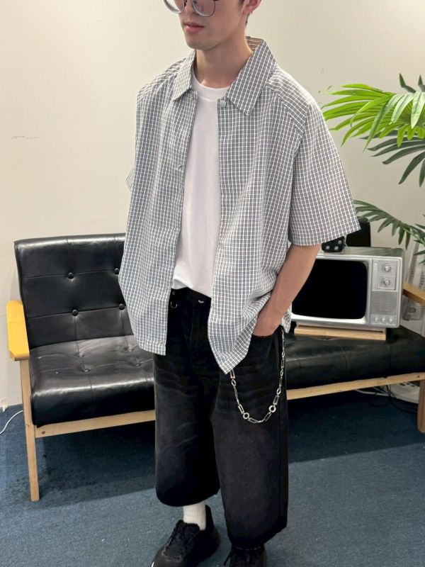 極簡風格紋襯衫 
